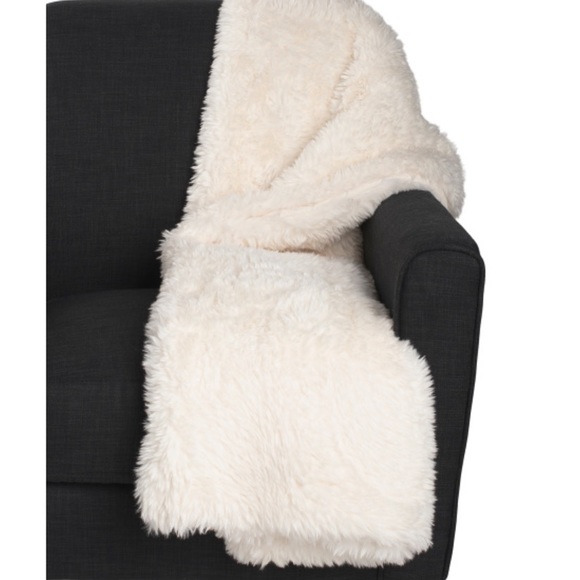Max Studio Bedding Max Studio Homeezra Faux Fur Throw Poshmark